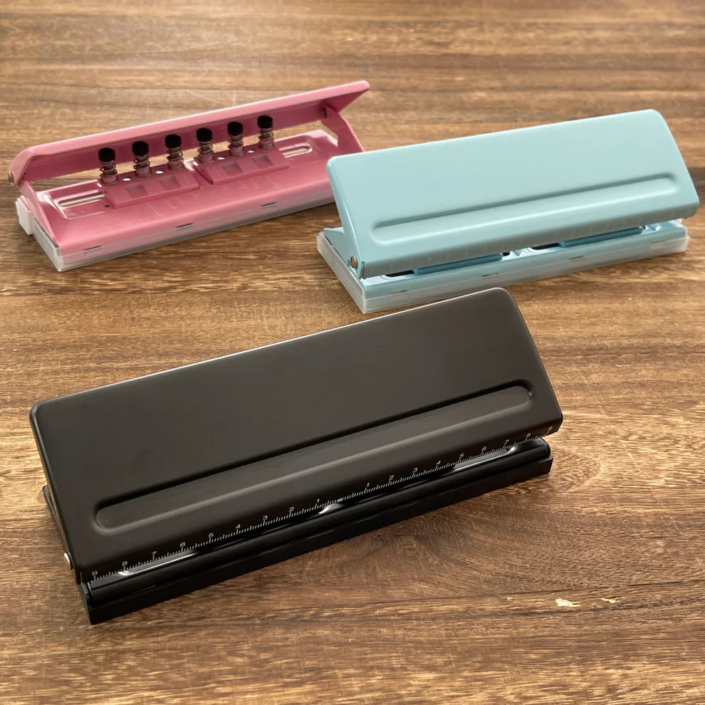 Justerbar 6-hålsstans: Kapacitet för A4 / A5 / A6 / Personligt/Fickformat (C25112411)