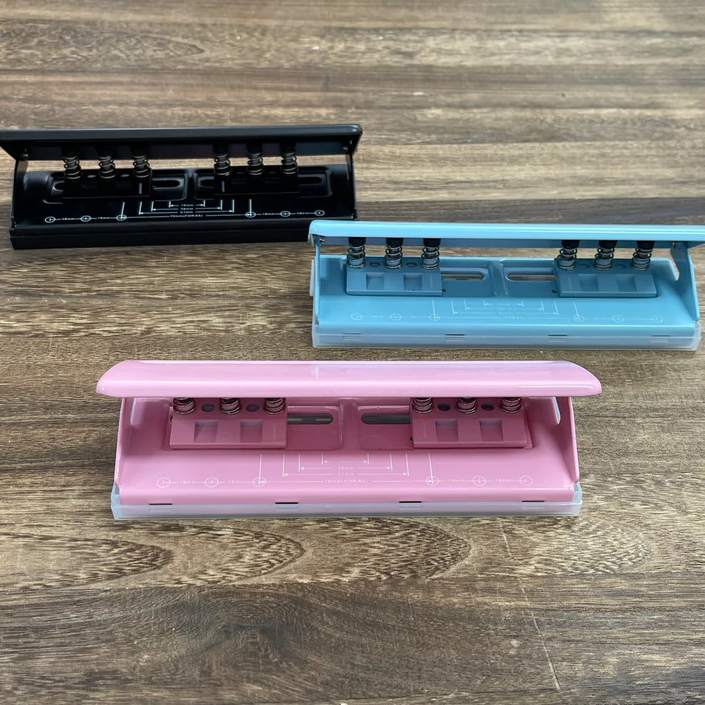 Justerbar 6-hålsstans: Kapacitet för A4 / A5 / A6 / Personligt/Fickformat (C25112411)